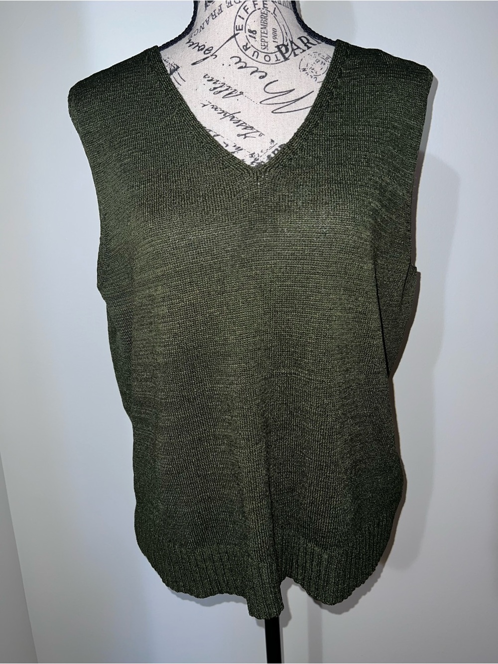 Josephine Chaus Studio Olive Green Knit V-Neck Sweater Vest XL